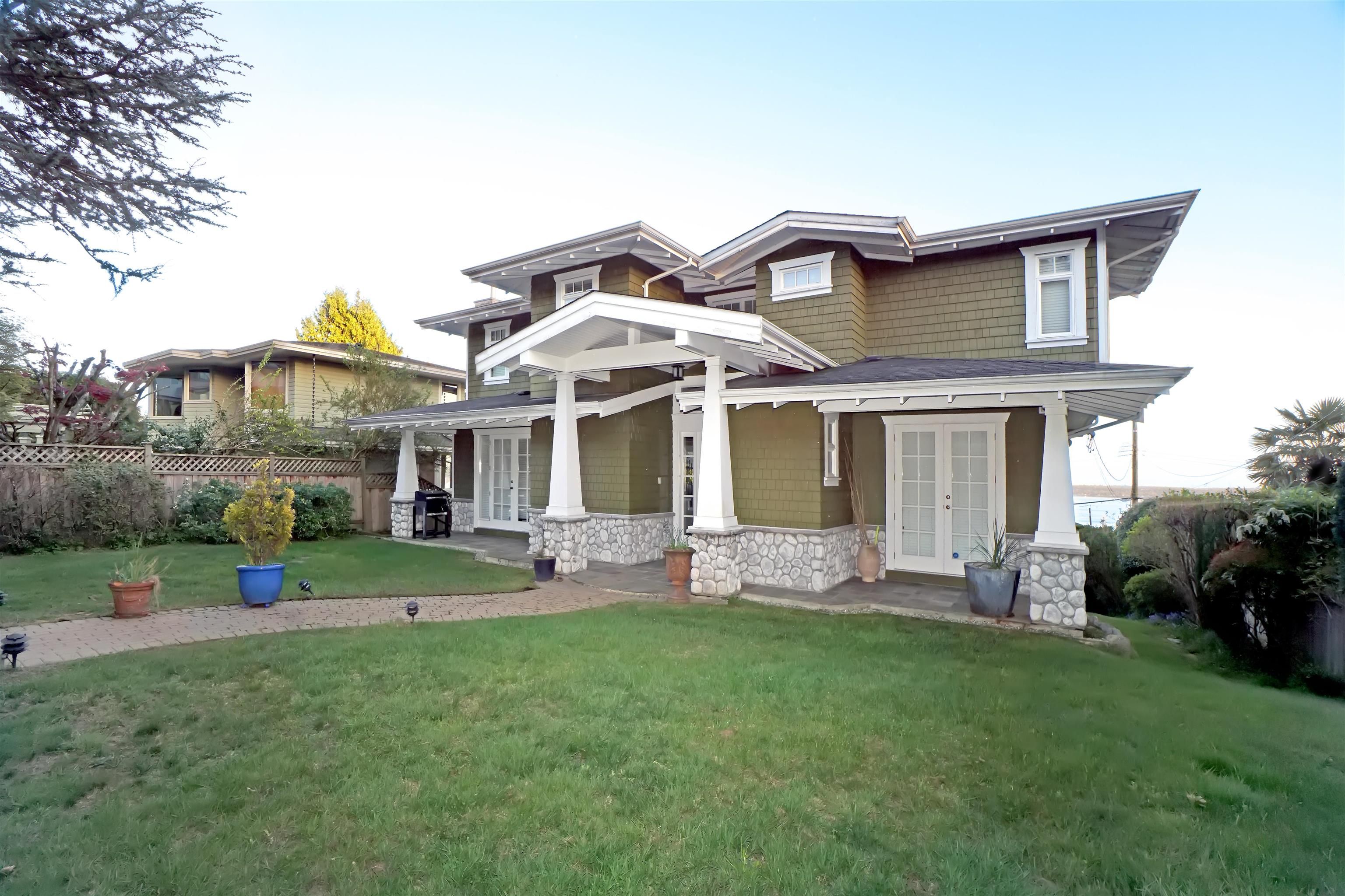 I have sold a property at 2170 QUEENS AVE in West Vancouver
