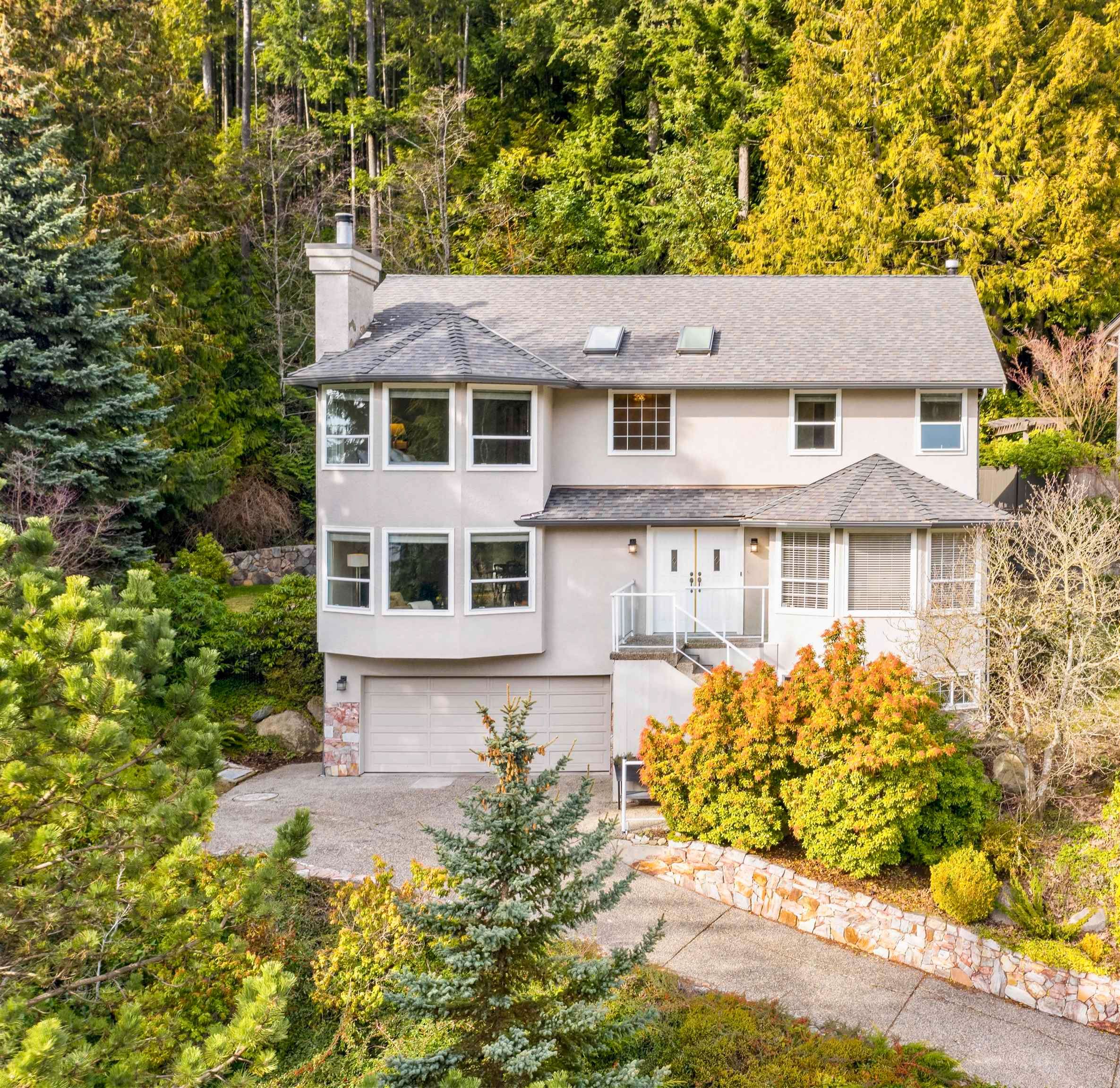 I have sold a property at 4879 NORTHWOOD DR in West Vancouver
