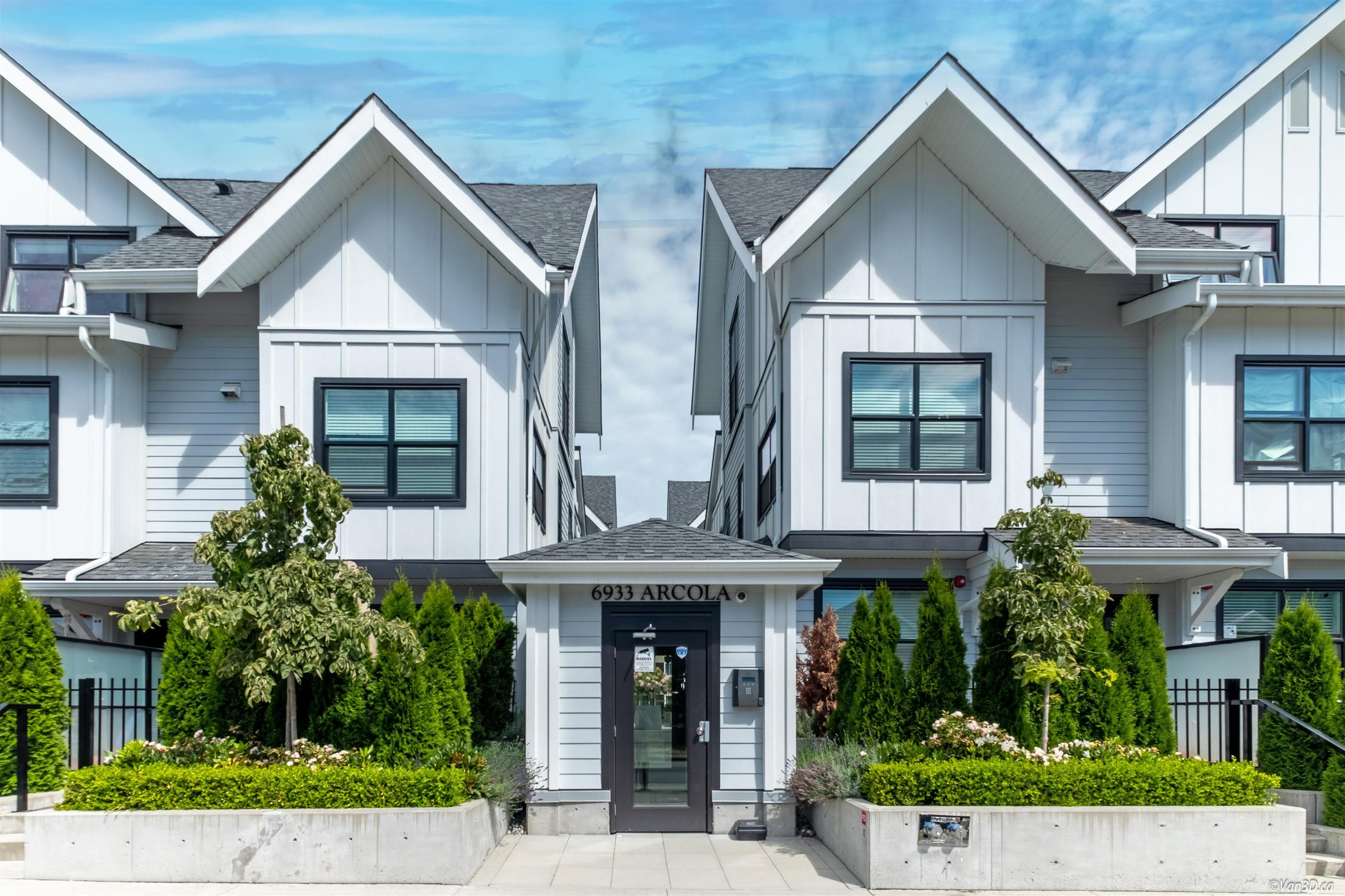 Open House. Open House on Sunday, August 20, 2023 2:00PM - 4:00PM
Beautiful 2yr old spacious 1500 sqft Townhouse with 3 bedrooms, 2 1/2baths plus basement office use or ? This will not last ! Popular Highgate Burnaby location close to everything. This one